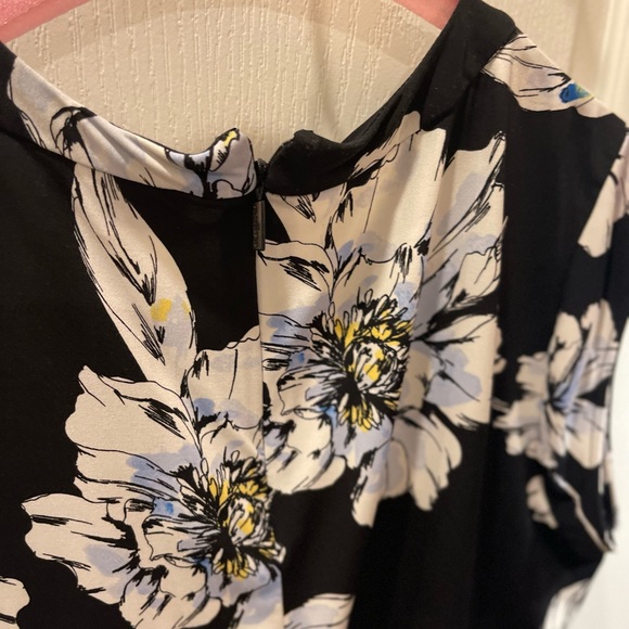 Polyester Top with bow size L - Picture 5 of 6